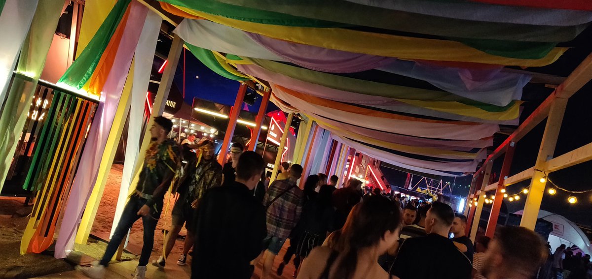 FESTIPAY's tweet photo. Pics from the wonderful #neversea #festival from Constanta, #Romania , where #festipay provided the #paymentwristband. The next great Romanian festival, where we provide #integratedeventmanagement, #untold kicks off next Thrusday! https://t.co/PPM8DGU2I2 #cashlesspayment #fintech https://t.co/t9EgDZ1dlY