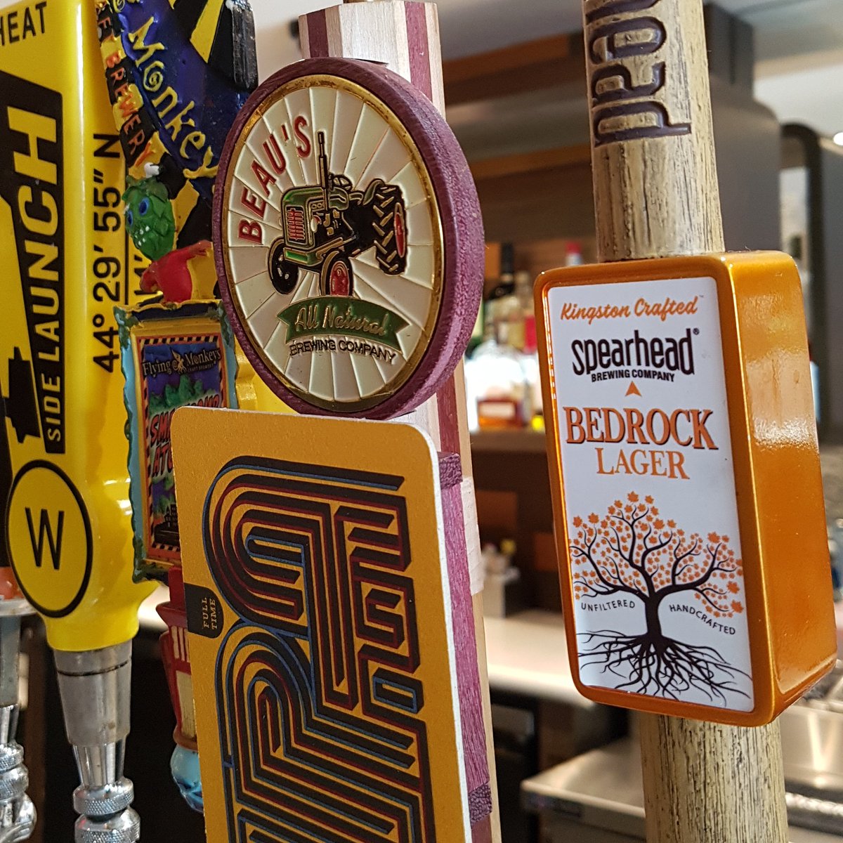 StackSmmmoked's tweet photo. 2 new #GuestTaps to get you through the weekend! On #GuestTap1 we have #BedrockLager from @spearheadbeer &amp; #GuestTap2 is pouring @beausallnatural #FullTimeIPA. #OntarioCraftBeer #OntarioCraft #CraftBeer #CraftBeerLove #TorontoCraftBeer #OnTap #FullPint #20ozPint #YongeAndLawrence https://t.co/lvvVZOrfno