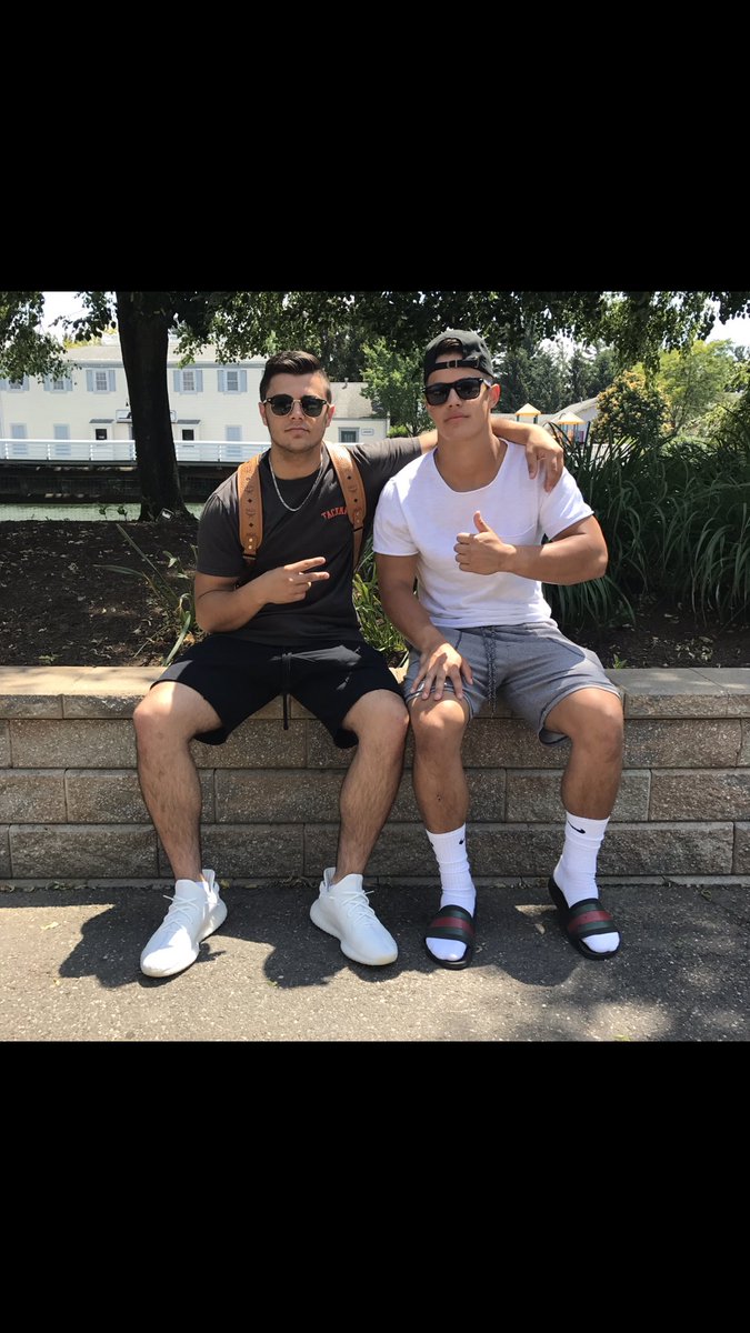 njadams_'s tweet image. Happy 18th Birthday to my brother for life! @jonymajor21 I wouldn’t want to go through this crazy life with anybody else. All love ✊🏼 #sponsored #OneTwoPunch