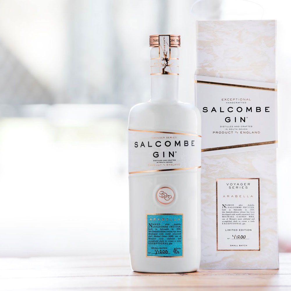 folioart's tweet photo. #FolioFeatured Summer paired with that #FridayFeeling calls for a G&amp;T ! And who could resist with this incredible artwork @nabilnezzar created on the packaging of @SalcombeGin ... 😱 https://t.co/OMqM9VlzuU https://t.co/JPRhhU56M0