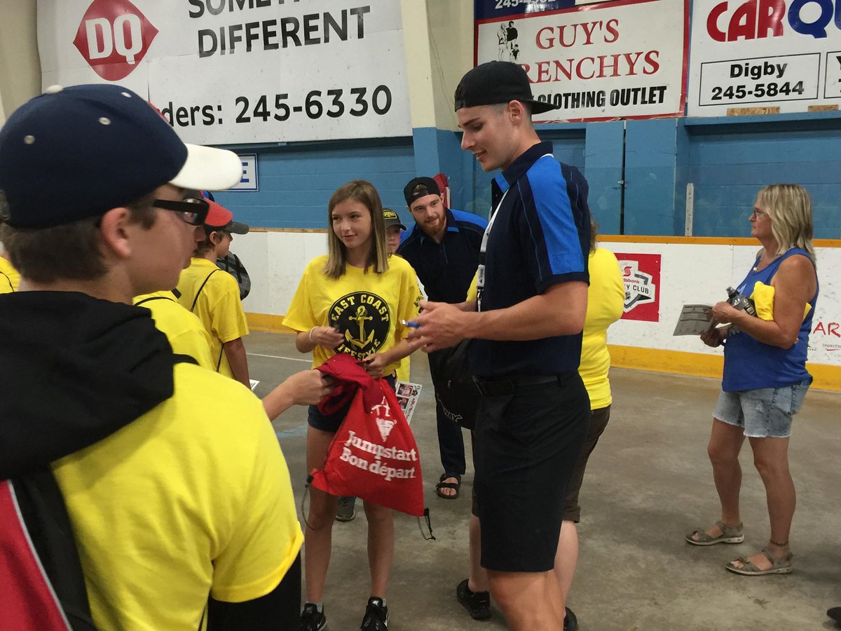 Yarmouth's Ryan Graves Excited To Sign Deal With Colorado Avalanche cjls.com/news/325242178…