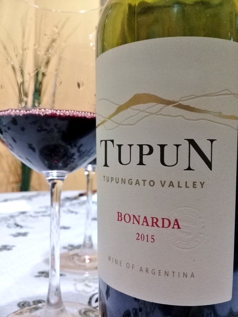 Que rica es esta bonardita de <a href="/bodegadeltupun/">Bodega del Tupun</a> Fresca, frutada y con excelente RPC! Salud! #SeVanTerminandoLasVacaciones
