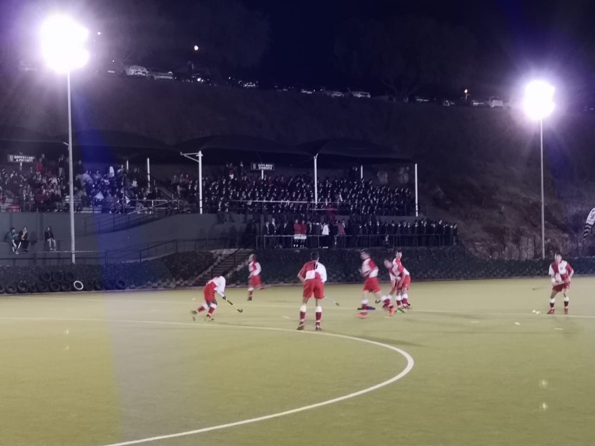 KingEdVIISchool's tweet photo. #RedHockey #DerbyNights under lights @KingEdVIISchool vs  @jeppeboys 
Enjoy lads #GoRedSticks🏑 @FieldingColin @DaMata1975 https://t.co/4ATywuXfyJ