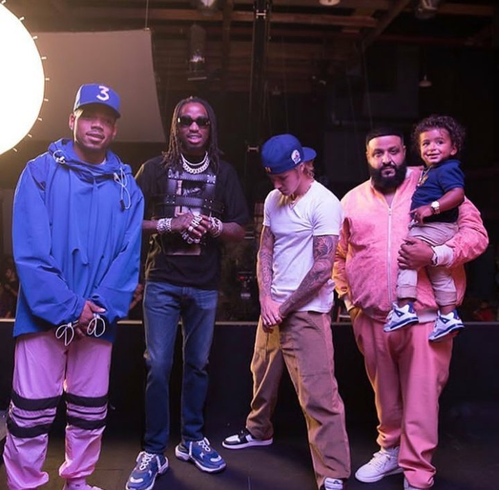 Nova foto dos bastidores do clipe 
#NoBrainerOutTODAY