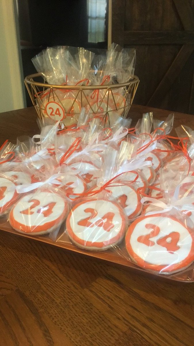 7pm tonight, we kickoff the <a href="/24foundation/">24 Foundation</a> 24 Hours of Booty! <a href="/jclubb/">Jessica</a> made these awesome cookies to keep the @Turner_SE team fueled up while grinding out laps! Still time to donate! I'm $43 short of my goal and the team is still $581 short!
events.24foundation.org/fundraiser/122…