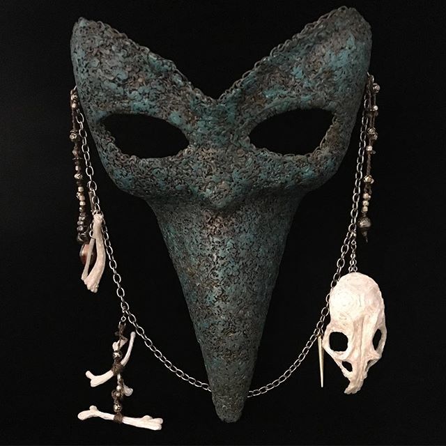 artbybaha's tweet photo. Prints of the bronze filament plague doctor mask will be available at my show. Limited, numbered, signed. I loved the challenge of getting the filament to take on a patina for this mask! #mask #masks #plaguedoctor #ratskull #bones #bronze #filament #3dpe… https://t.co/vmBJoZ6Szt https://t.co/MomiWtCjTn