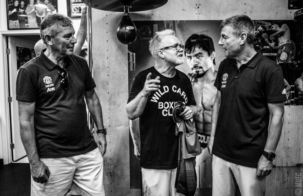 Legenda #MUFC @BryanRobson dan Denis Irwin mengunjungi Wild Card Boxing Club @FreddieRoach di LA! #MUTOUR ๐ฅ