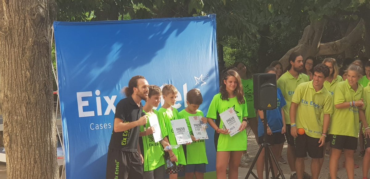 eixestels's tweet photo. sense adonar-nos i ja és l'hora dels adeus!! Feliços, plens de noves experiències i amb molts nous amics que retrobar ben aviat. Gràcies per una setmana excepcional compartida a #LaLlobeta 🏡 comiat de les #coloniestiu Multiactivitats d'@eixestels . Mimem als qui més estimes. https://t.co/49lvOWVZRH