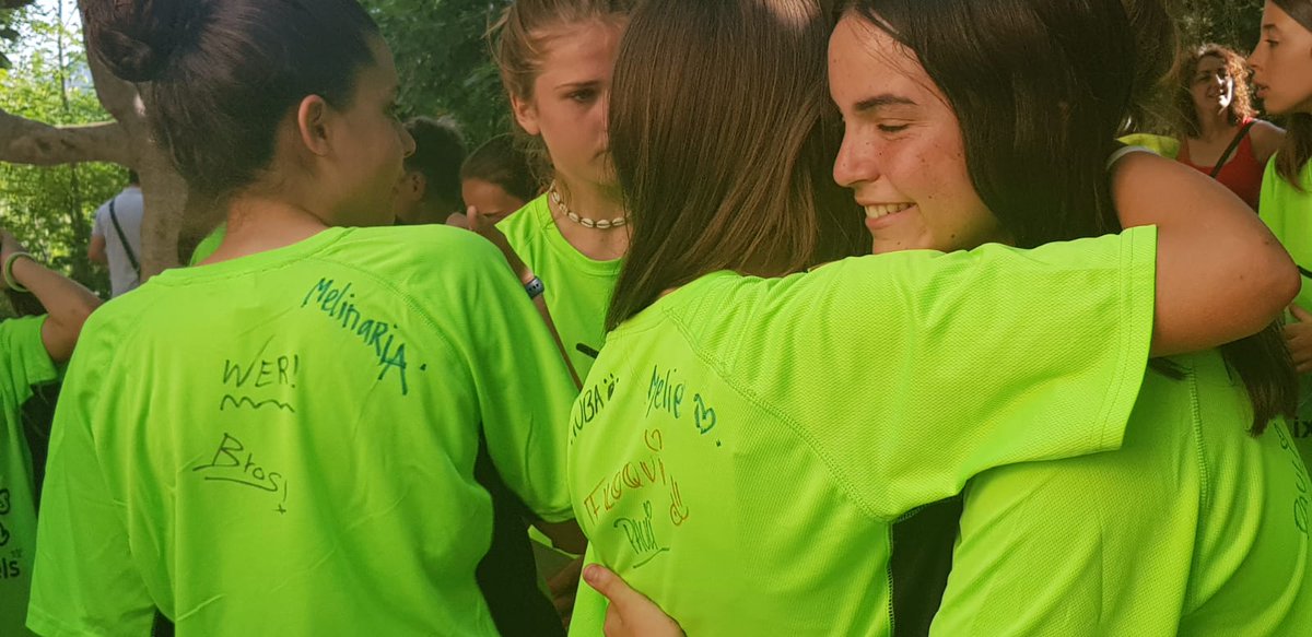 eixestels's tweet photo. sense adonar-nos i ja és l'hora dels adeus!! Feliços, plens de noves experiències i amb molts nous amics que retrobar ben aviat. Gràcies per una setmana excepcional compartida a #LaLlobeta 🏡 comiat de les #coloniestiu Multiactivitats d'@eixestels . Mimem als qui més estimes. https://t.co/49lvOWVZRH