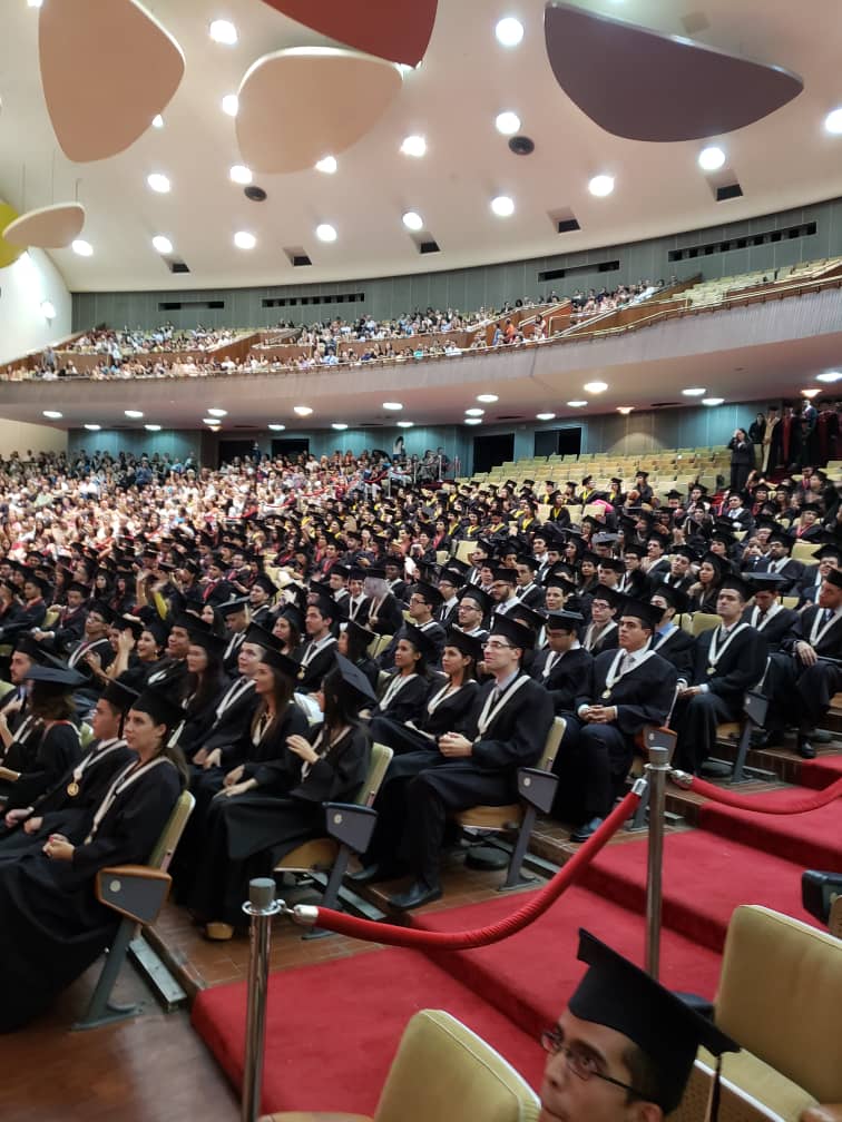GarciaArochaC's tweet photo. Hoy #27Jul en el acto de grado de la Facultad de Ciencias (102 Graduandos); Facultad de Ciencias Económicas y Sociales (161 Graduandos) y Facultad de Medicina (72 Graduandos), para un total de 335 Graduandos. ¡Felicidades a todos! https://t.co/OMzXkzKfkz