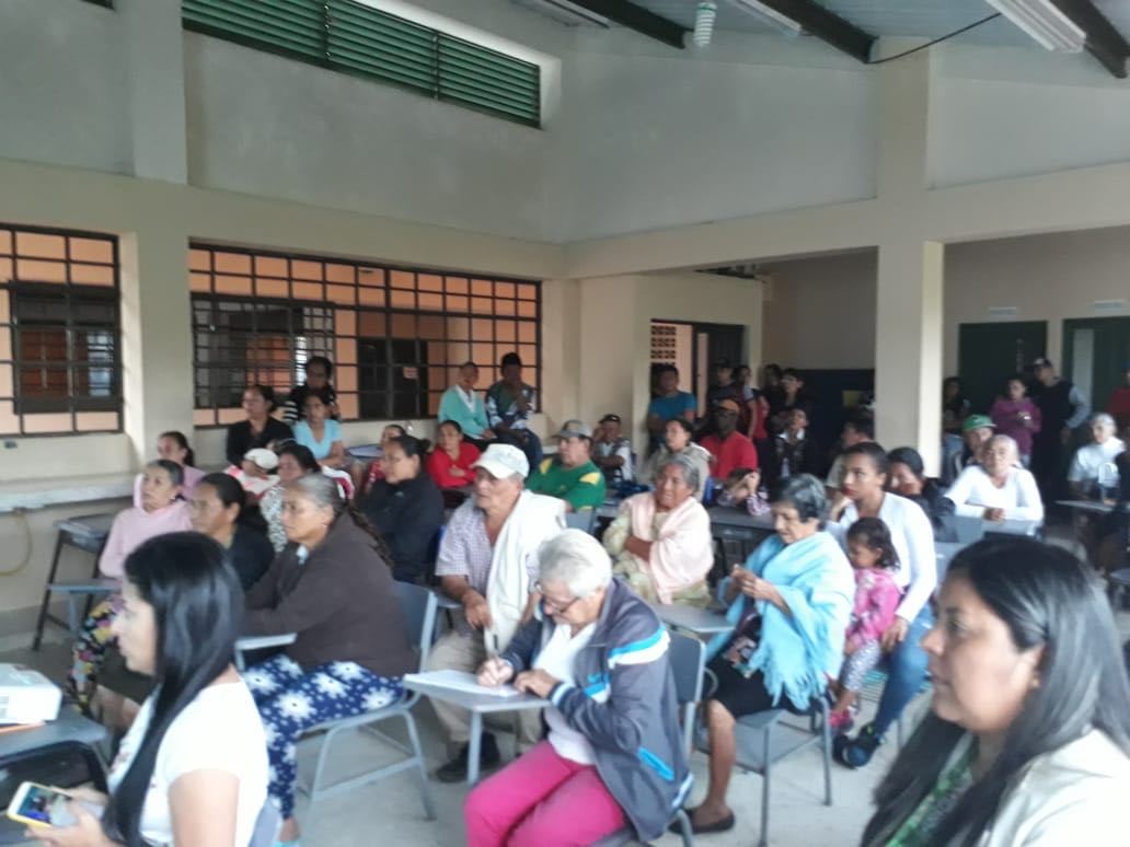 Minvivienda's tweet image. Las familias beneficiadas con #CasasGratis en #Mocoa, de la Urbanización Los Sauces, recibieron por parte de un equipo de #Minvivienda, la socialización del inicio de obra del Centro de Desarrollo Infantil - CDI. #AsiAvanzaMocoa #CambiamosVidas