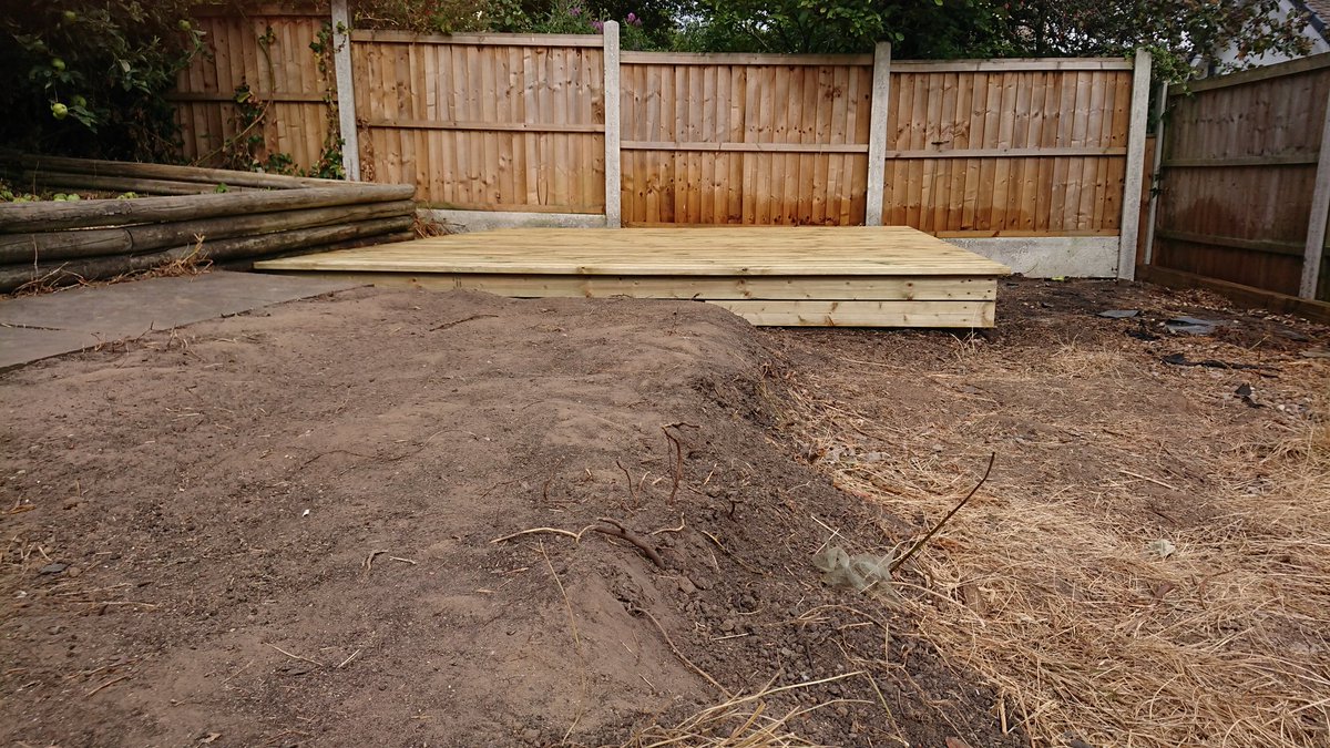 GandJLandscapes's tweet image. Decking in a day by G&amp;amp;J Landscapes for @chrisfdesign &amp;amp; @physiopodukltd 😊 Artificial Grass next week supplied by @Selectgrass 👍 #Nottingham #Landscaping #gardendesign #artificialgrass #Creatingyourperfectspace gandjlandscapes.co.uk #TeamHickman