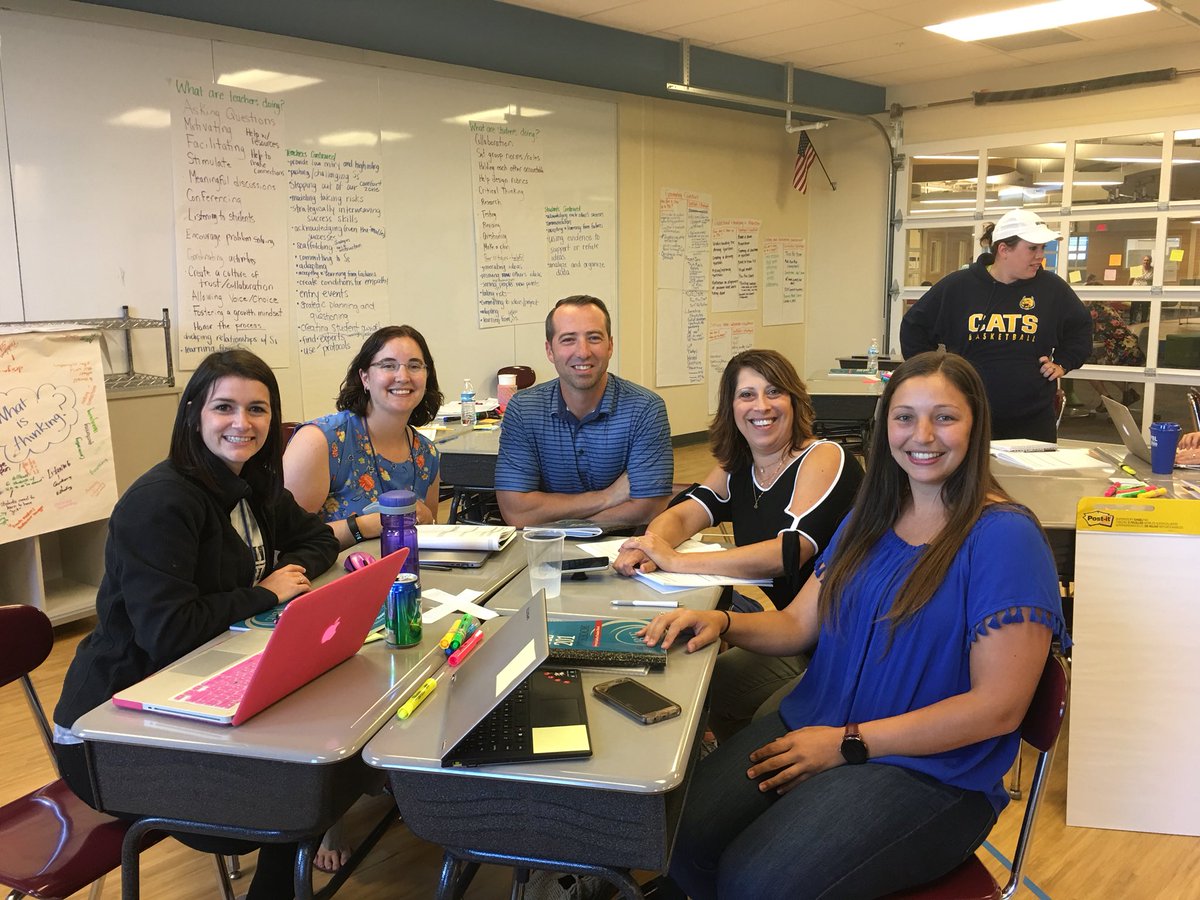 Leslie Browngold tweet media