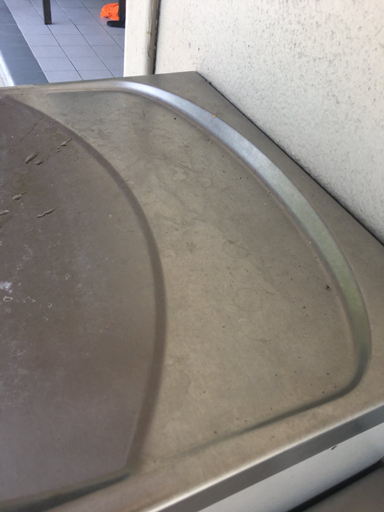 LakevalePool's tweet photo. Staying hydrated at the pool is extremely important, especially in this hot weather!
☀️
Enjoy a refreshing drink from one of our sparkling clean water fountains!
#PoolOfTheWeek2018
#EnjoyThePool https://t.co/5LANsLMlgY