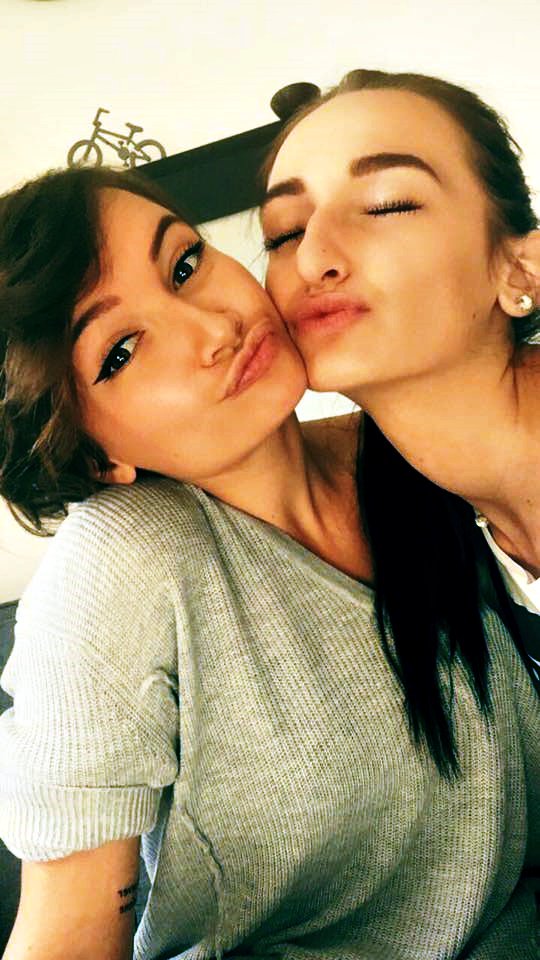 Lauralb07's tweet photo. @Marticalpz95 mi vida entera, se extraña esto de estar tan cerca y a la vez tan lejos. Deseando volver a verte mi amor. https://t.co/zFPnwNf7yO