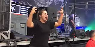 HISSignLLC's tweet photo. We all know sign language interpreters are bad-ass, and here’s a perfect example! This interpreter at a heavy metal concert did her job SO WELL that the band on stage kept looking at her!
See a bit of her performance here: https://t.co/CkZb8JOUdk https://t.co/RvfZeElwyA