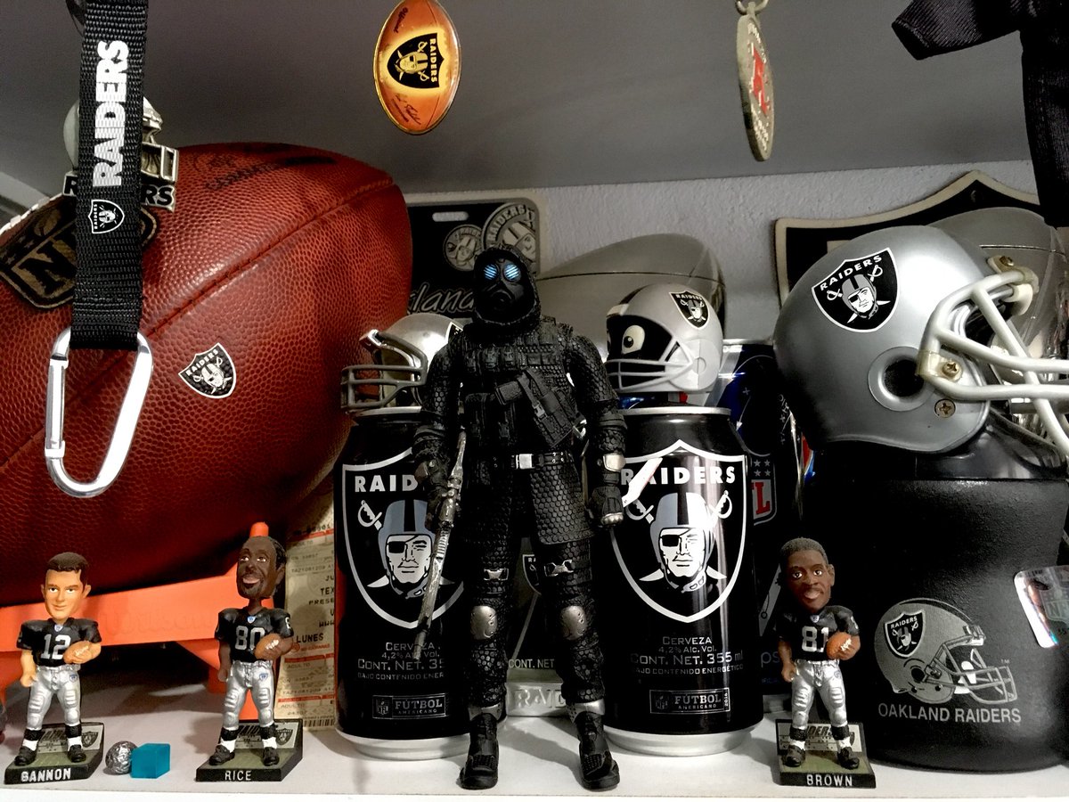Darthjerius13's tweet photo. A new member to the collection #RaiderNation #ResidentEvil #TeamJerkel #JustWinBaby #RaccoonCity #RN4L #Vector #CAPCOM #XBOX360 https://t.co/lE5lgaj8UR