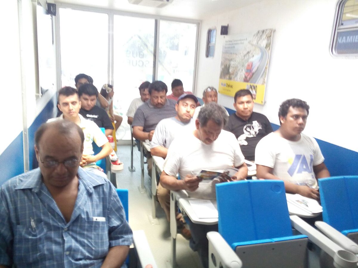 MOBILlevsa's tweet photo. Gracias Córdoba por sumarte y estar presente #BusEscuela #SoyMobil #Levsa https://t.co/OgHbXX2j7L