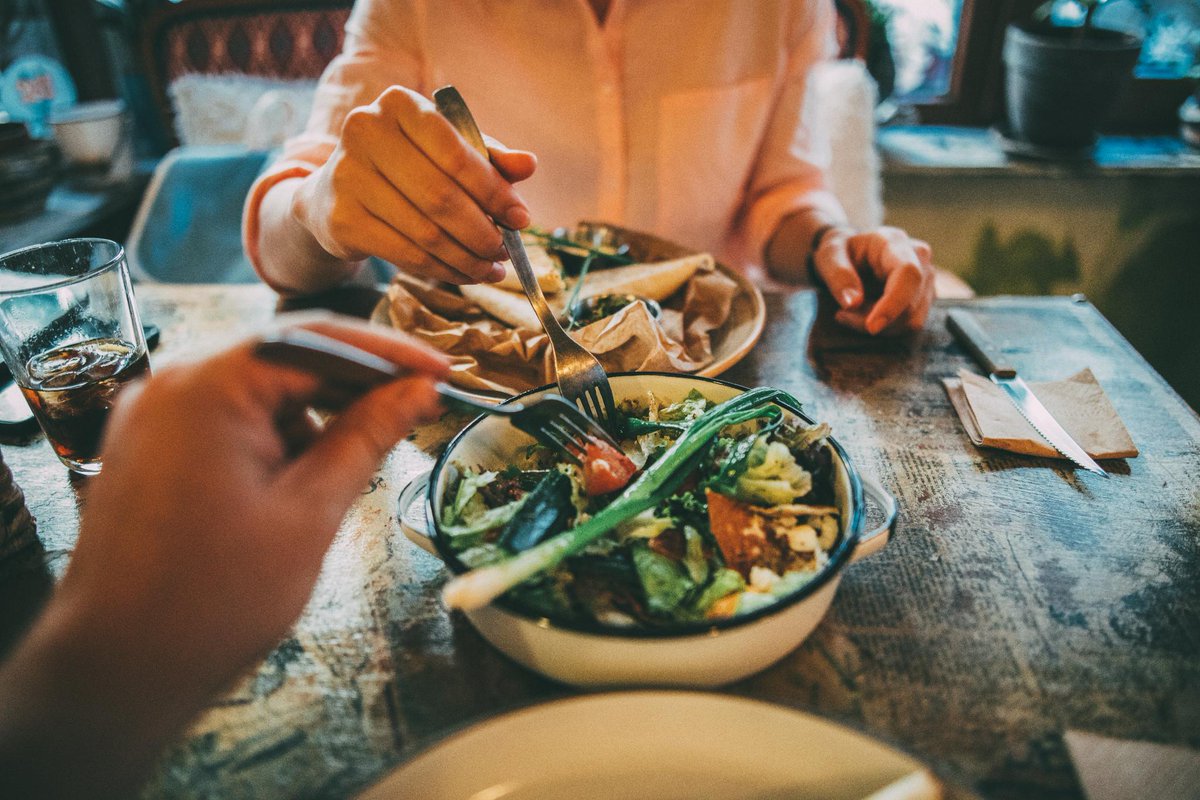 CTATech's tweet photo. VR tech is being used alongside traditional therapy to help treat eating disorders #LetsGoHumans https://t.co/6VjREeMyiT via @WSJ https://t.co/w6IHql3aim