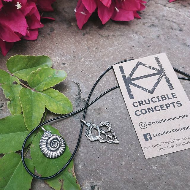 h_sama's tweet photo. Mermaid treasures
@crucibleconcepts
I'm shook that they MELT vintage silverware to make these for me. How incredible is that?
.
#henna #mermaid #sereia #sirena #siren #mermaidlife #hsamablog #summer #summergirl #melt #vintage https://t.co/YYKd4NsNwr https://t.co/BUijPBQ0wQ