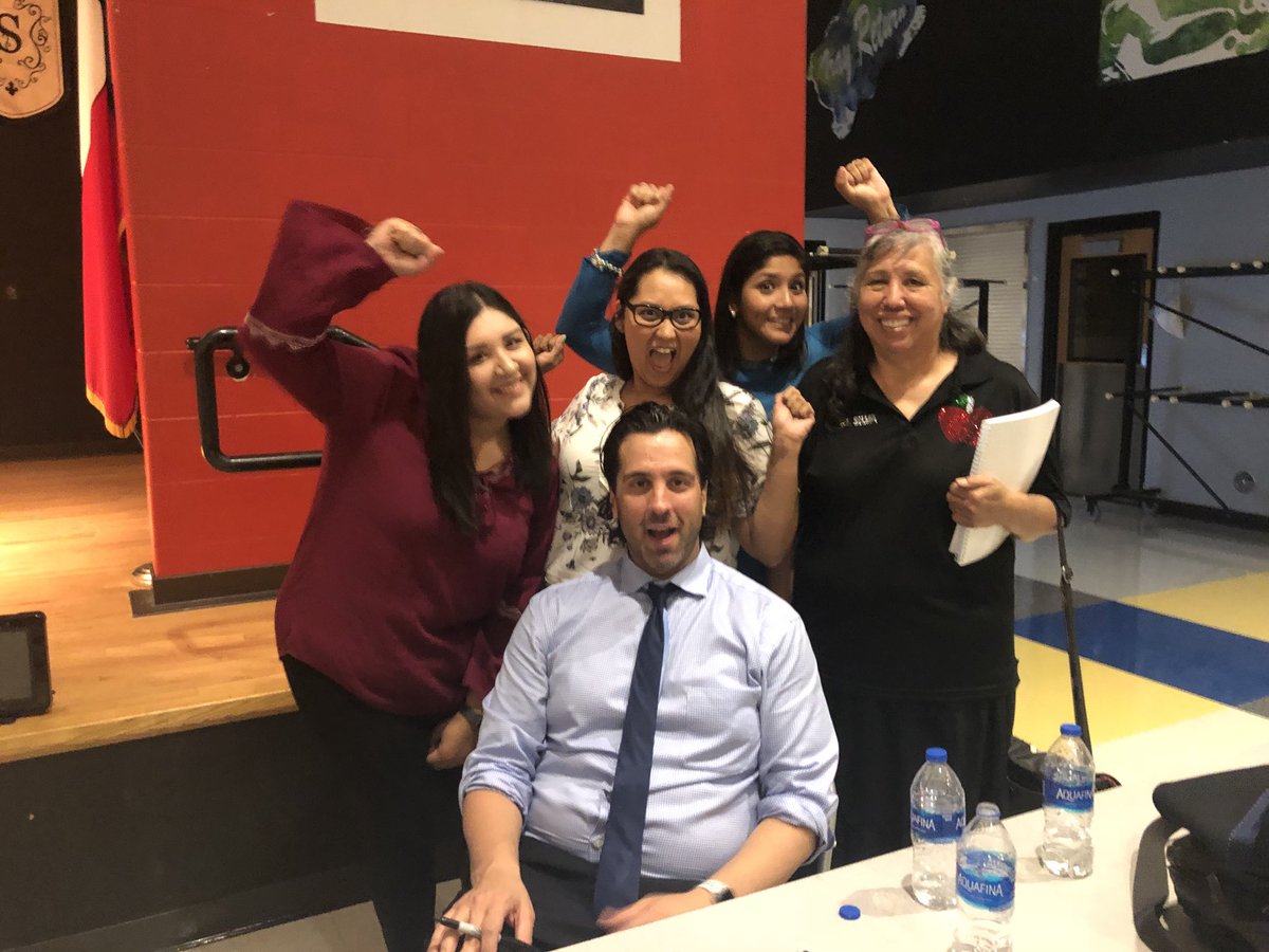 ERChapaElem's tweet image. @gcouros Thank you for inspiring our Chapa Staff! &amp;amp; Thank You for bringing him to La Joya ISD  @CGarza0930 #LJHTECHi3