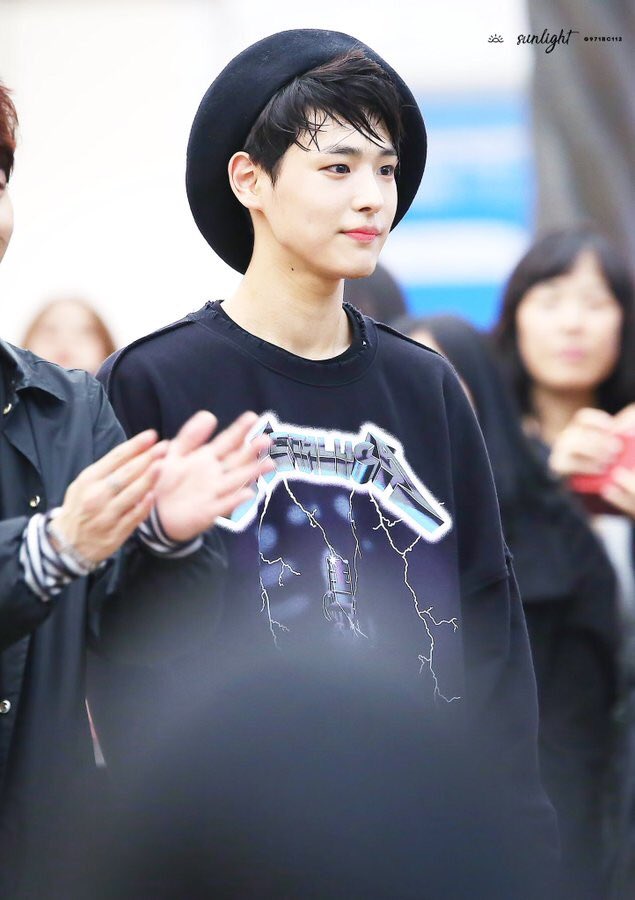 beremo_ingan's tweet photo. 107 . 빅톤 최병찬 https://t.co/vw8iiQBFoB