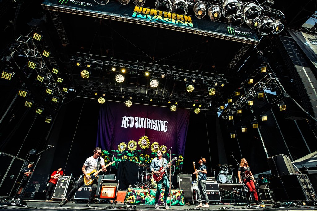 Would rather be rocking out with @RedSunRising right now 🌻 #NorthernInvasion

📷 @Stvthrasher