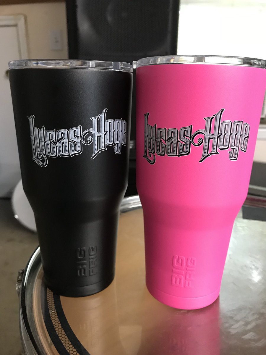 lucashoge's tweet photo. Big shout out to #BigFrigcoolers for the awesome #lucashoge cooler and tumblers!! Plus a personal delivery! #coolers #bigfrig https://t.co/eM1HgEE801
