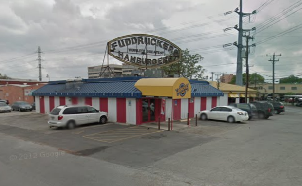 RetailSpaceinc's tweet photo. Did you know the first #Fuddruckers opened inside a former #Texas bank? From this photo, I'll assume it was a bank that mostly catered to clowns and carnies. #property #proptech #RetailMatch #Landlords #cre #tech #cretech #retail https://t.co/5dwnRAQEM2