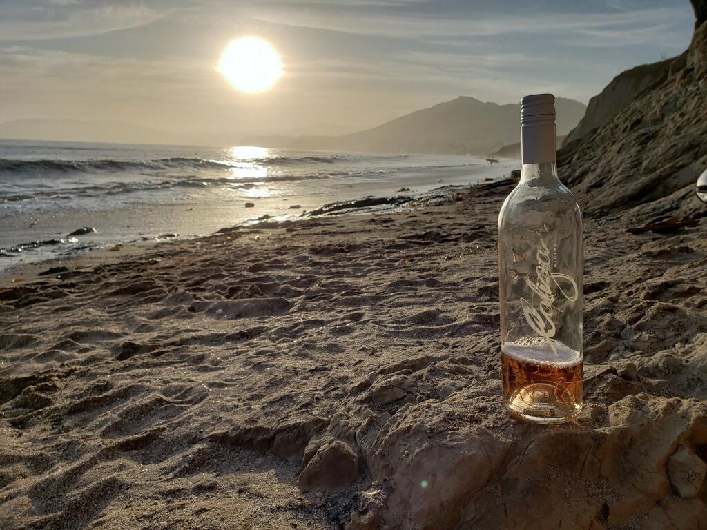 Happy weekend! Beat the heat at the beach with Caliza! #pasowine #rosewine