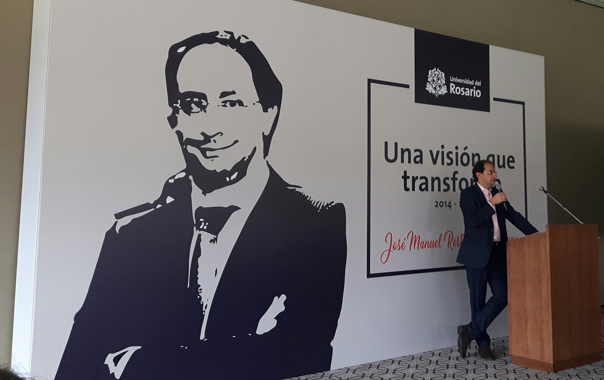 malgorzata2505's tweet photo. Despedida del gran rector @jrestrp de la @URosario . Los mejores deseos en el nuevo camino en @MincomercioCo https://t.co/ima0xMTqRP