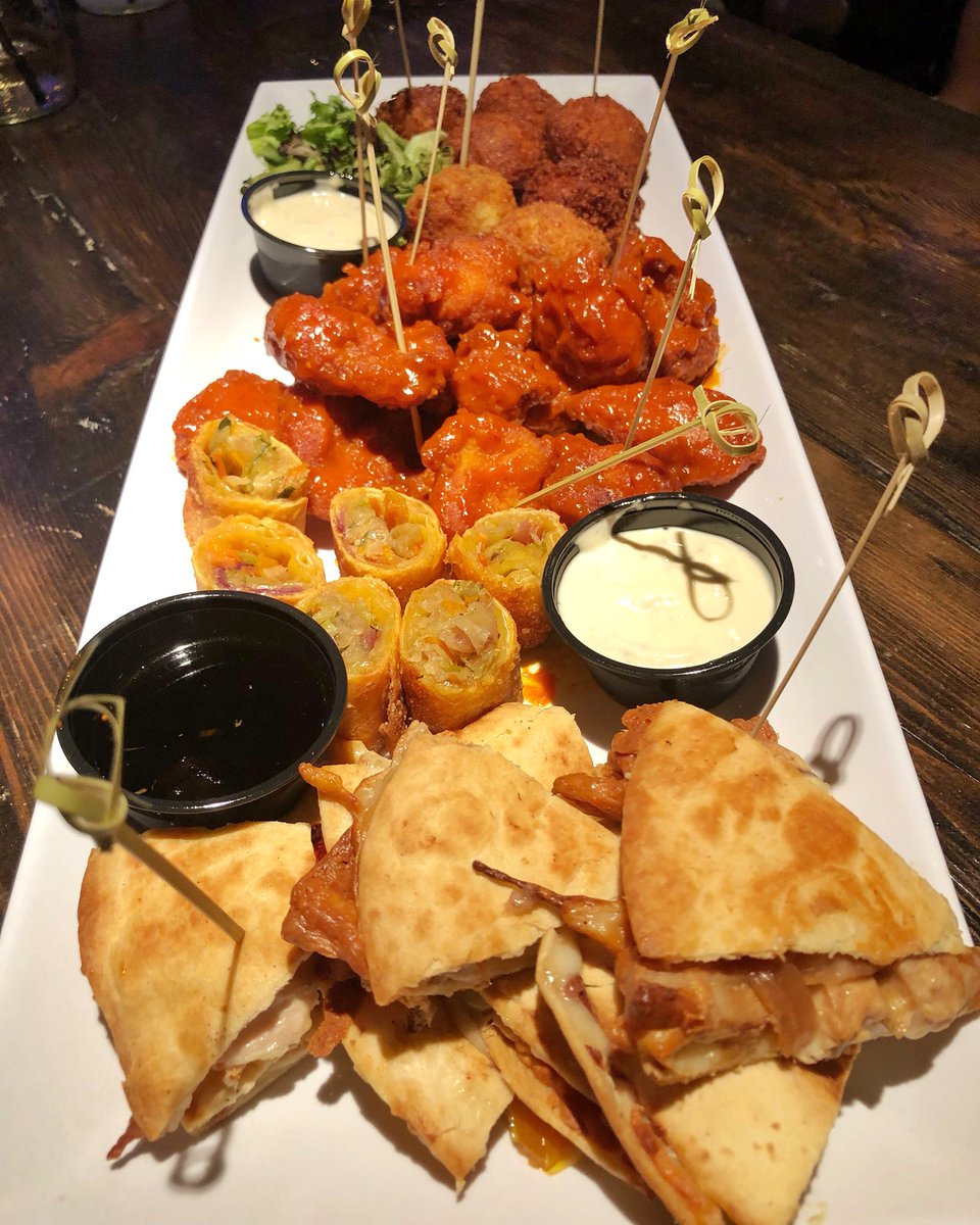 mackattackks's tweet image. Happy Fried-day! ! 😛
.
.
•Chicken quesadilla, cheesesteak egg rolls, buffalo wings, and hush puppies• @jjbootleggers 
#phillyfoodblogger #philadelphiafoodie #food #foodie #foodies #hungry #friday #eeeeeats #getinmybelly #friedfood #appetizers #cheapeats #mackattackkss