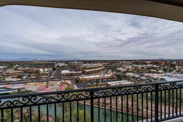 ModPortfolio's tweet image. ✨NEW TO MARKET! Friday Feature: 2 Beds, 2 1/2 Baths, 2569 Square Ft. One of the best units in the building!