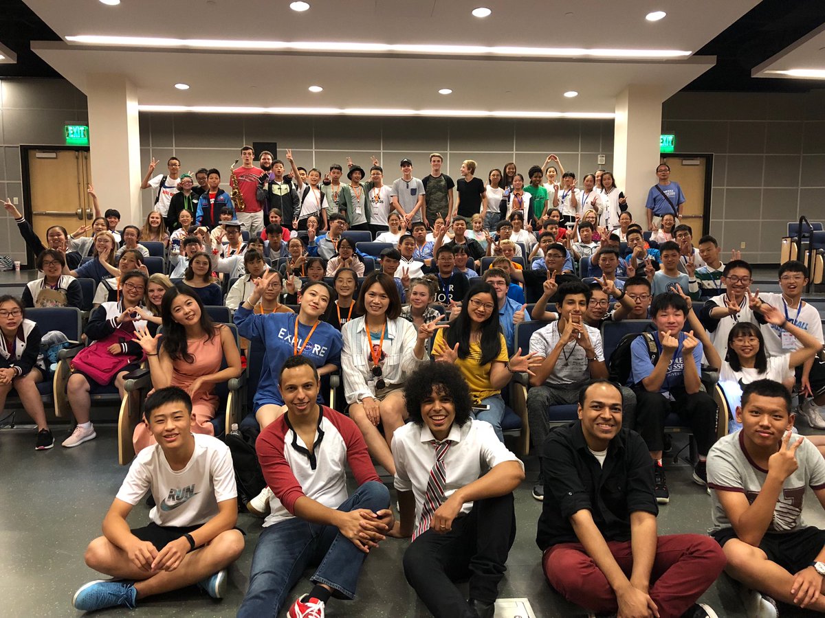RootRoad's tweet photo. Thanks to everyone from the Confucius Society ⁦@MTSU⁩. Thanks to you we are now an international act!  You were an amazing group! #rootroad #china #mtsu https://t.co/CVqvI12oON