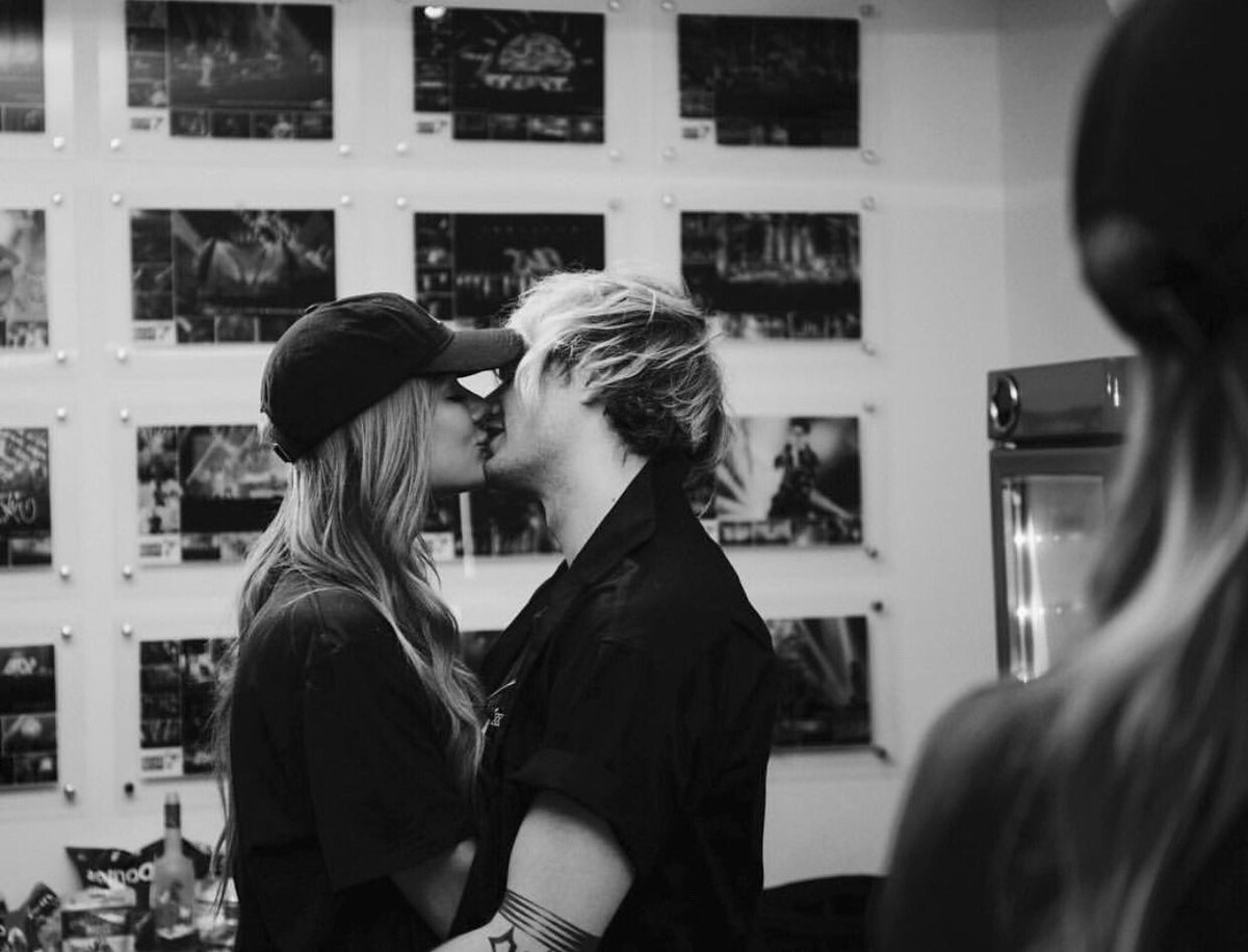 IceNinexAmity's tweet photo. You can clearly see how happy Michael is with Crystal. Crystal is always there for Mikey, she support him &' the boys. She's kind to the fans. Why do you hate her? I don't understand this. @crystalleigh I love you &' many more love you too.
#RespectCrystal https://t.co/h8EneFEQAE