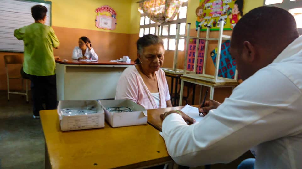 Iroschimajpsuv's tweet photo. Garantizando el bienestar social de nuestro pueblo #Hoy abordamos con las Jornadas Integral de Salud a los sectores #ElCumbe y #CajaDeAgua brindando atención en Odontología, oftalmología, medicina general, despistaje de diabetes, carta médica, escaneo VeQr y cortes de cabello https://t.co/lsV0xPanm0