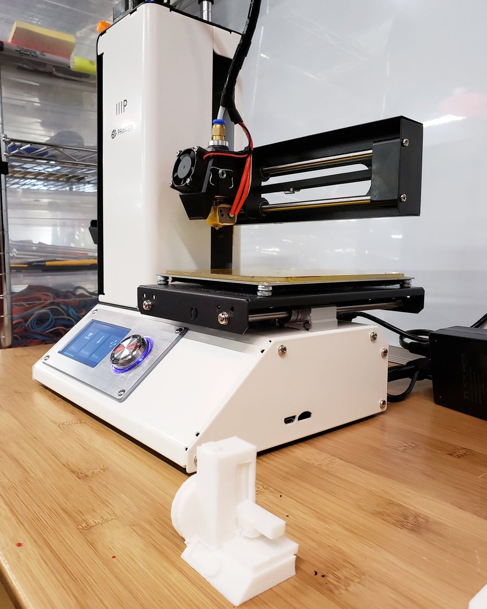 MindandHandChi's tweet image. A 3D Model of the #3DPrinter that 3D printed it. #printception 
#mindandhand