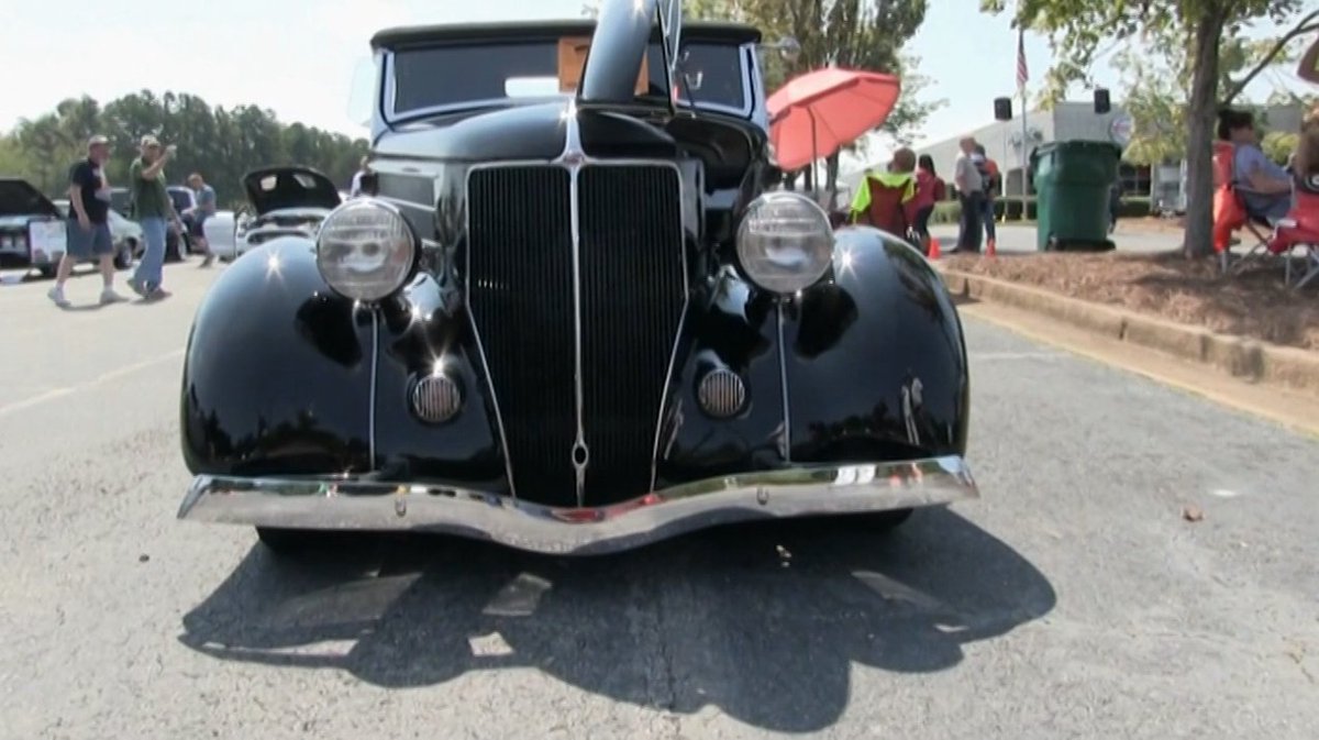 Coming up, we're heading to @YearOneCars Muscle Cars' biggest show of the season in Braselton, Georgia! Make sure you're tuned in to Hot Rod Madness with Tim The Milkman today at 3PM ET. #StayTuned #HotRodMadness #RevnTV