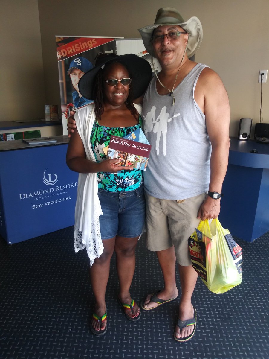 DJVBopc's tweet photo. Its this couples anniversary and they loved me!!! I really appreciate what i have the ability to do for families 💚💚💚💚 stay VACATIONED https://t.co/wwMjn9D1XE