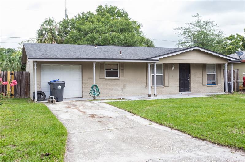 HomeofTampabay's tweet photo. #RealEstate #Property #TLCneeded $671/m: Charming 3 bedroom 2 bathroom block home in Palm River. This beautiful home offers a spacious floor plan, large galley kitchen, formal dining room, ample storage space and a huge bonus room in the r.. https://t.co/GTr537JxqT https://t.co/eJNexuxxxw
