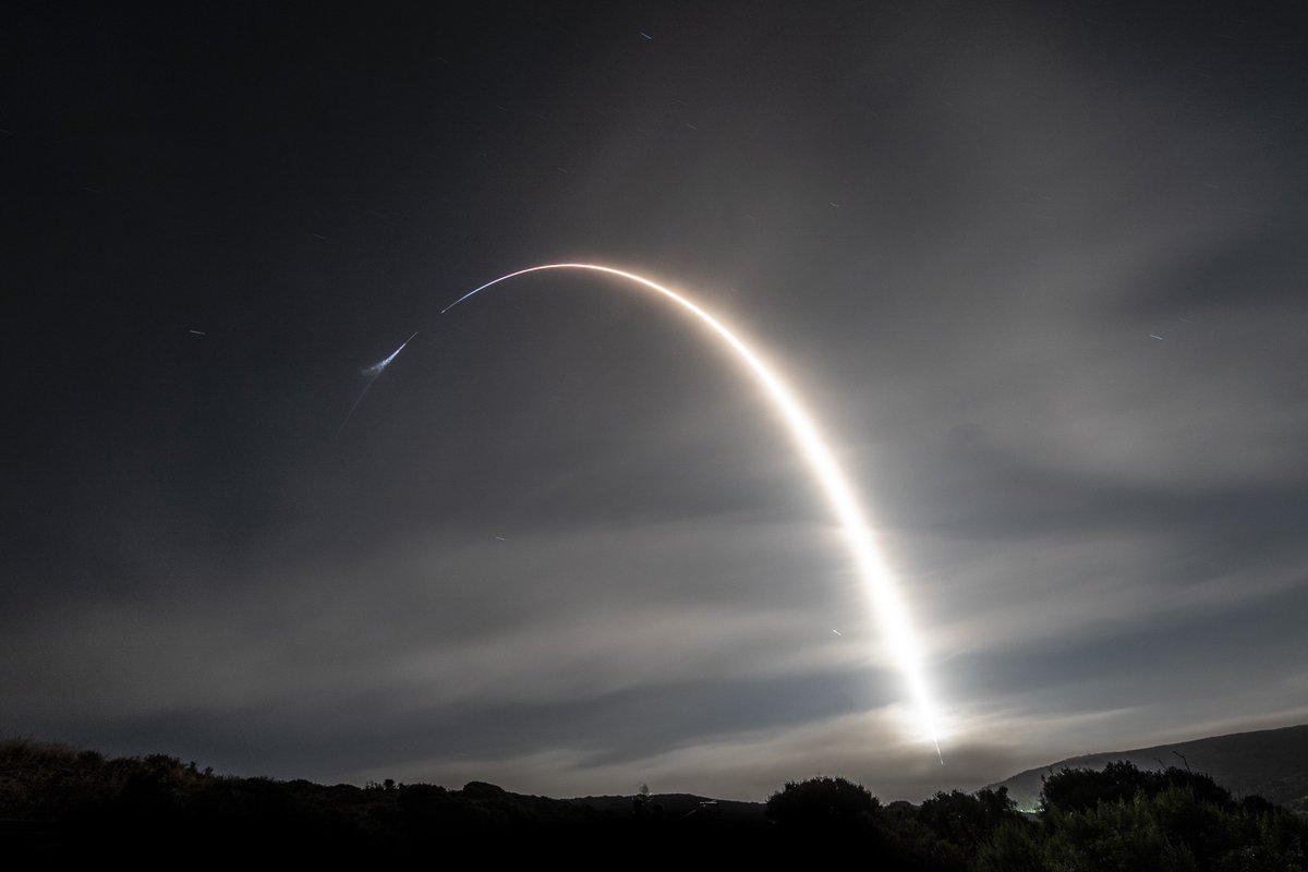 SpaceX's tweet image. More photos from Falcon 9’s launch of Iridium-7 → flickr.com/spacex