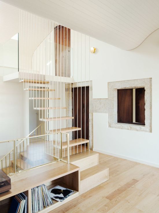 QB_Constructora's tweet photo. Casa do Medio es el resultado de la #rehabilitación de un edificio tradicional en una vivienda unifamiliar cargada de luz. Obra del estudio de arquitectura ARKB - arrokabe arquitectos, esta casa cuenta con espacios livianos que conservan pinceladas de lo que algún día fue. https://t.co/NsFiGwVel7
