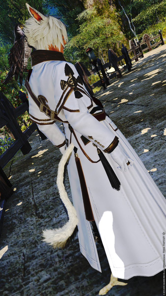 魔法少女らぴす Tiamat Gaia Twitterissa フィールドコマンダーコートの縦撮り 前の装飾が豪華ですね 凝視 これはミラプリが捗る