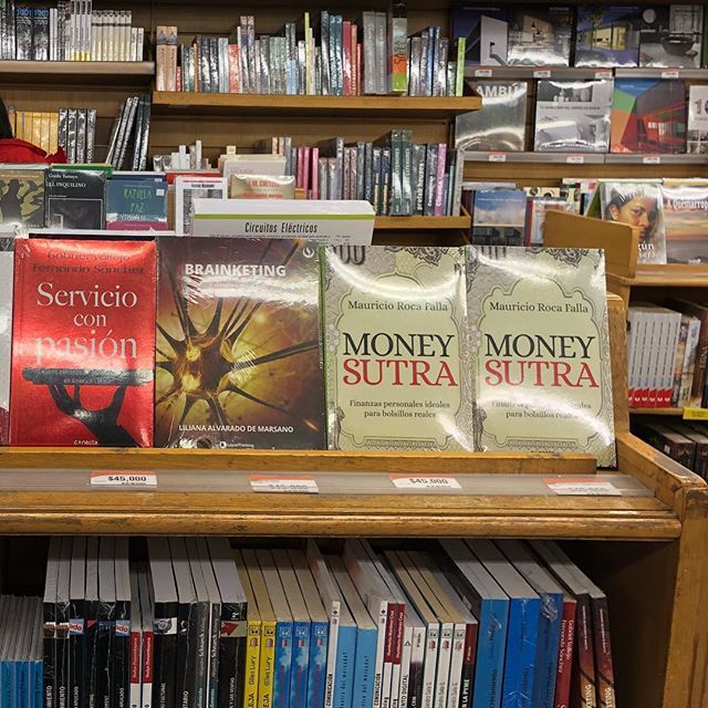 LilianaAlvarado's tweet photo. Lo que uno encuentra caminando por las Librerías en Bogotá! #Brainketing https://t.co/B0wBrehCzH https://t.co/qlxDI8i6Fc