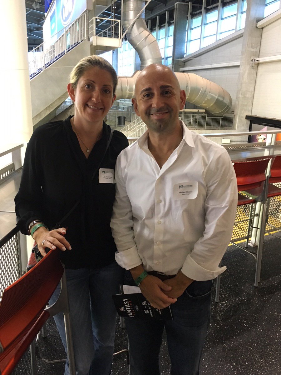 MiamiFinForum's tweet image. Right off the bat, we knew last night&apos;s event at @Marlins Park would be a sellout. Hats off to @mtrustcompany for sponsoring #NetworkAfterWork