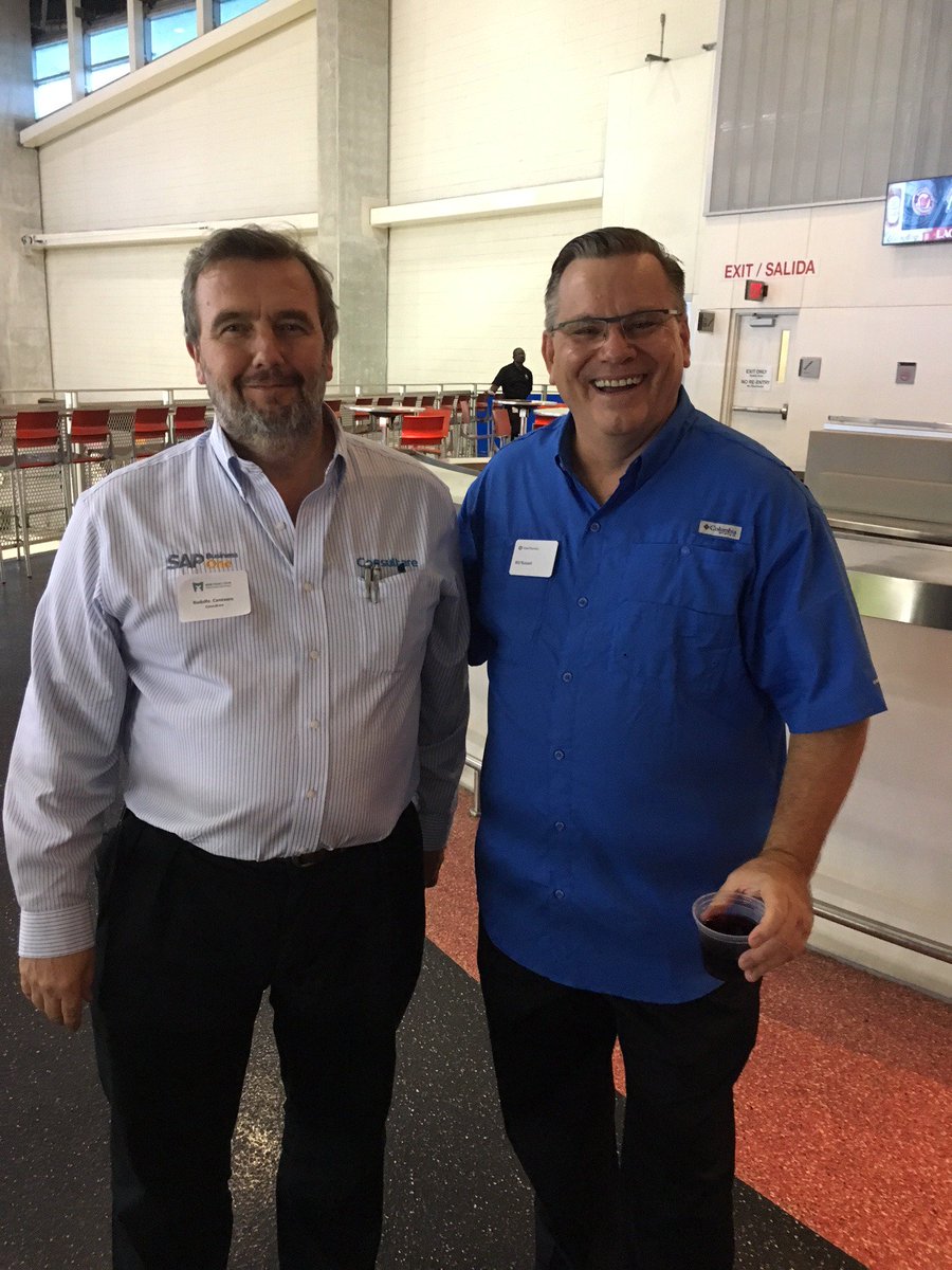 MiamiFinForum's tweet image. Right off the bat, we knew last night&apos;s event at @Marlins Park would be a sellout. Hats off to @mtrustcompany for sponsoring #NetworkAfterWork