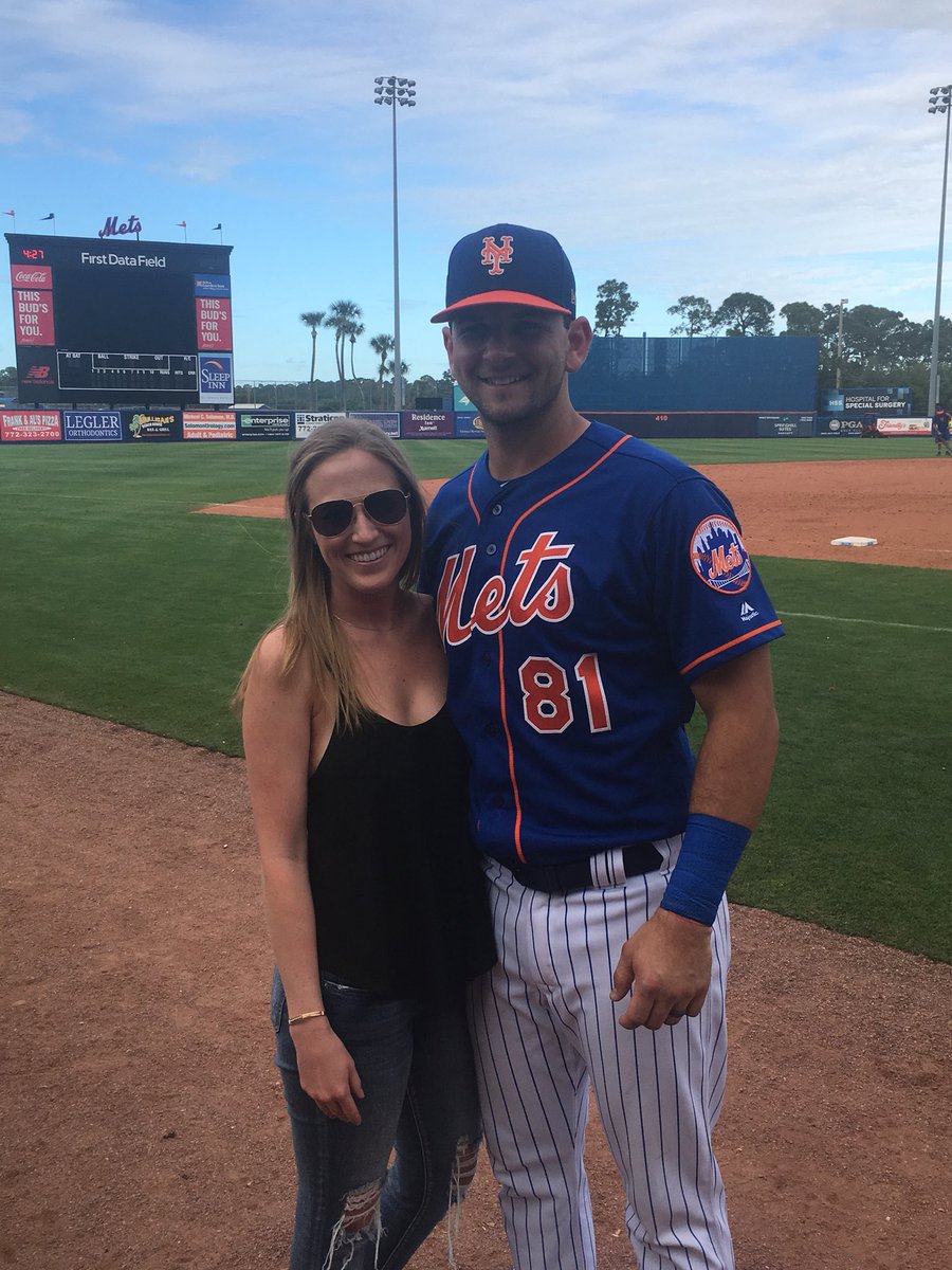 tylermoore21's tweet photo. Happy Birthday to this amazing beauty! You bring me so much joy and I love living life with you. I hope 25 is your best year yet you deserve it!! Cheers to many more @kelbiemc 🎉🎉🥂 https://t.co/K9IZgsKqc2