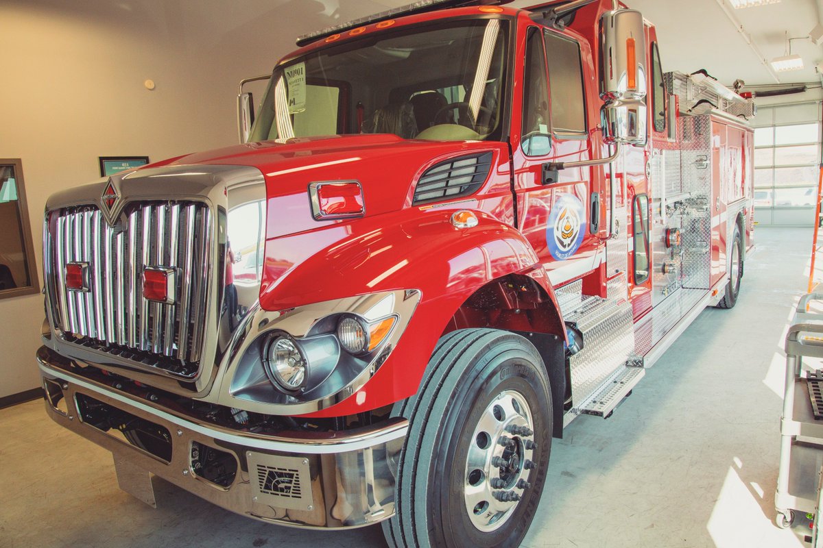 FortGarryFire's tweet photo. New pumper arrived in the showroom this afternoon for the Hamlet of Arviat up north in Nunavut! #firetrucks #firetruck #custompumpers #rescues #tankers #firefightingequipment #fortgarrytrucks #onetoughtruck #followback https://t.co/iXhGOH3U2L