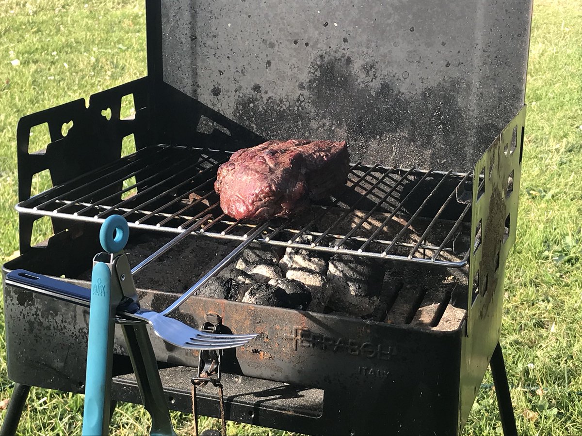 huurjevouwwagen's tweet photo. Vanwege de aanhoudende droogte bieden we tijdelijk geen vuurschalen, houtkachels en houtskool barbecues aan bij de verhuur van onze vouwwagens. #hittegolf #bbq #camplet #gocamplet #holtkamper #vuurschaal #houtkachel @huurjevouwwagen.nl https://t.co/EIQE4PzmOo