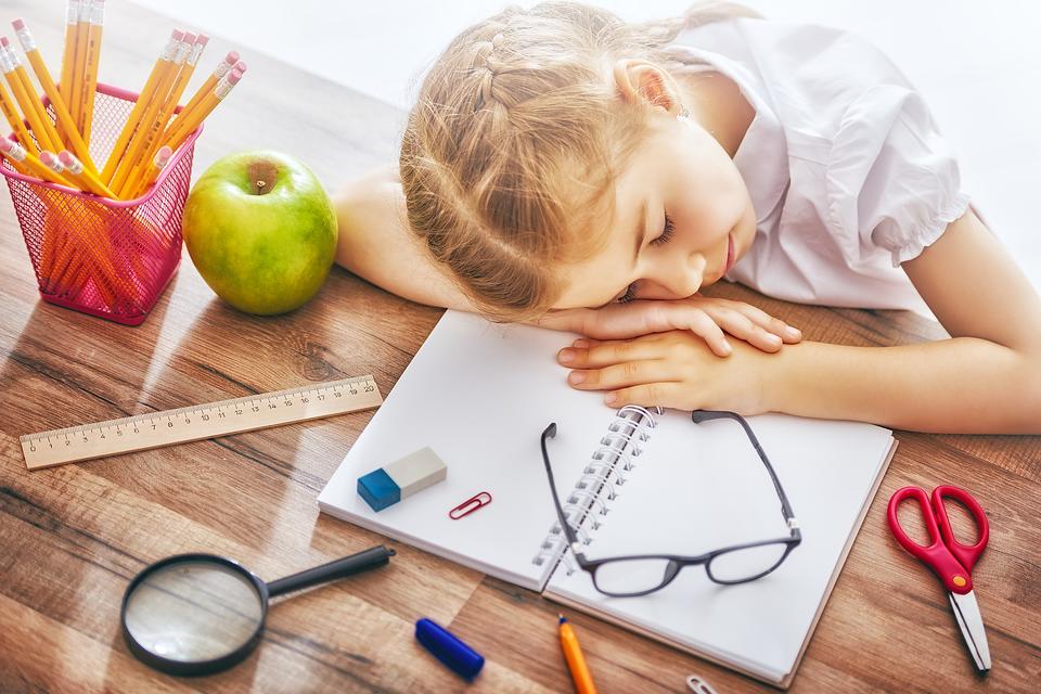 FLHealthDuval's tweet photo. Parents: Now is the time to start getting your school-aged kids back on track with a regular sleeping schedule. A healthy sleeping schedule helps students perform better in school! #BackToSchool https://t.co/1Cut1aQGnM